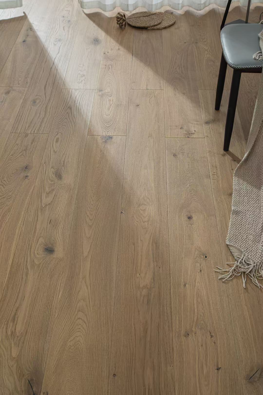 Muchenyipin - Pure 3-Layer Engineered European Oak 1910x192x15/3.0mm 2