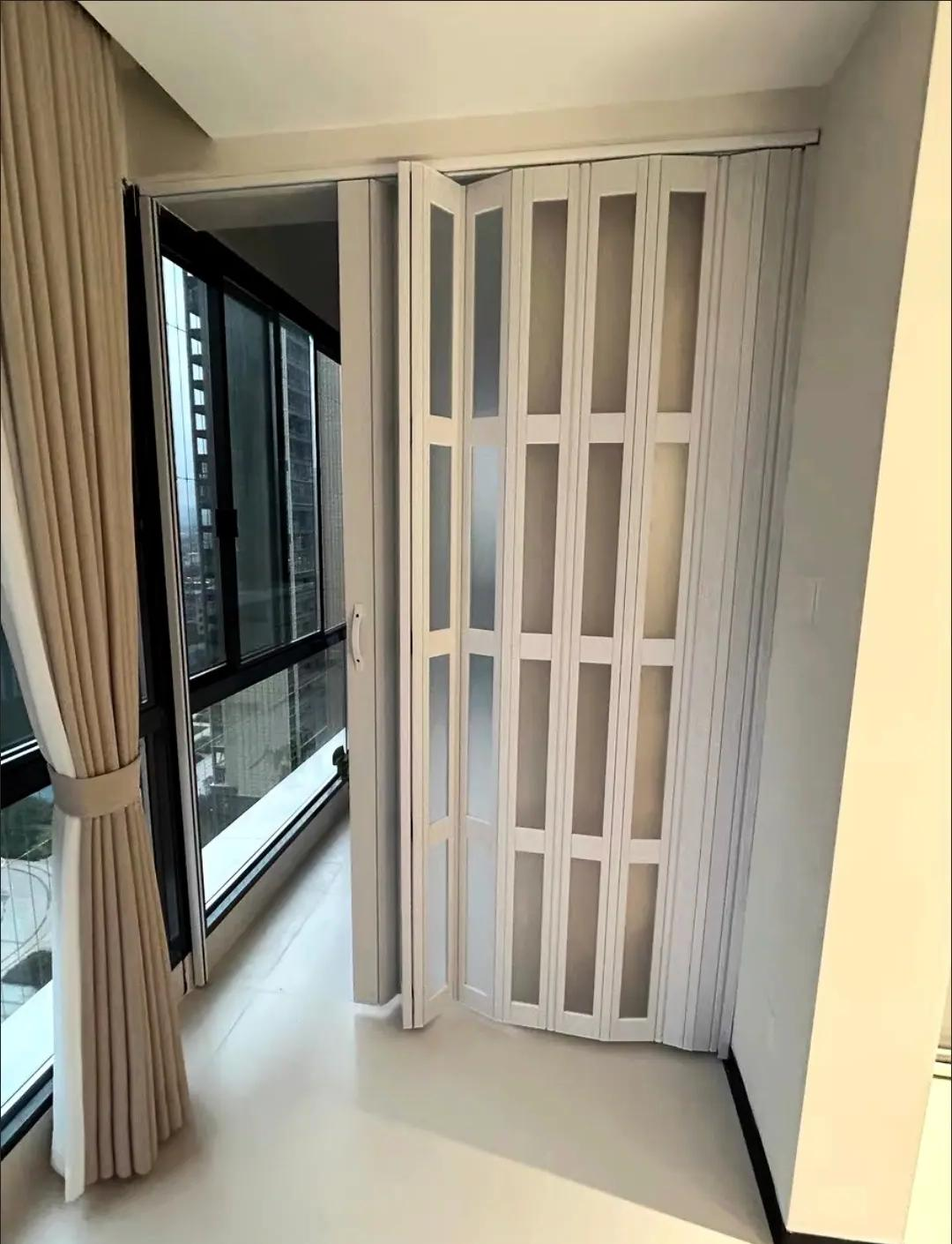 Platinum Family / Muchenyipin - Folding Door Hardware