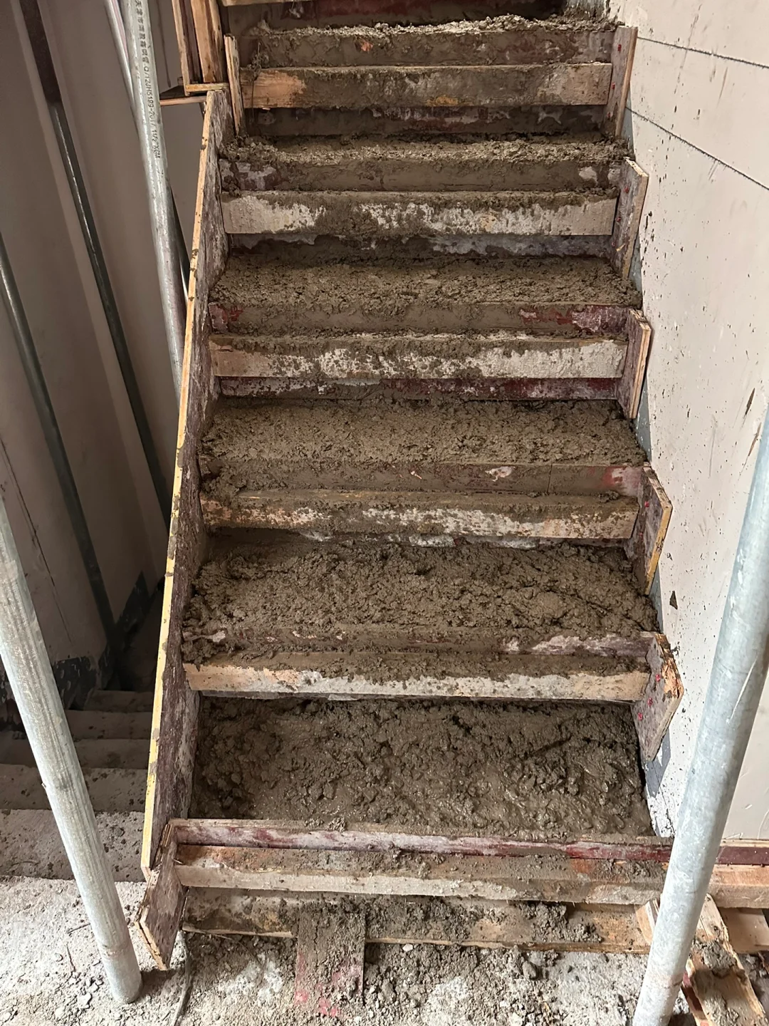 Masonry Works - Stair Tread Leveling - Raise 8cm, Tread Within 1m Wide